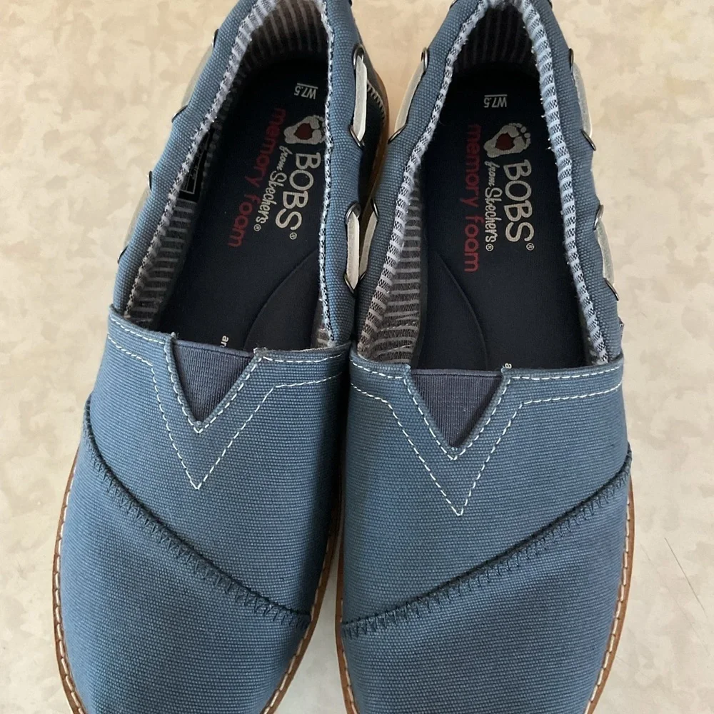 Bobs from Skechers women’s navy memory foam Slip-On Loafers size 7.5